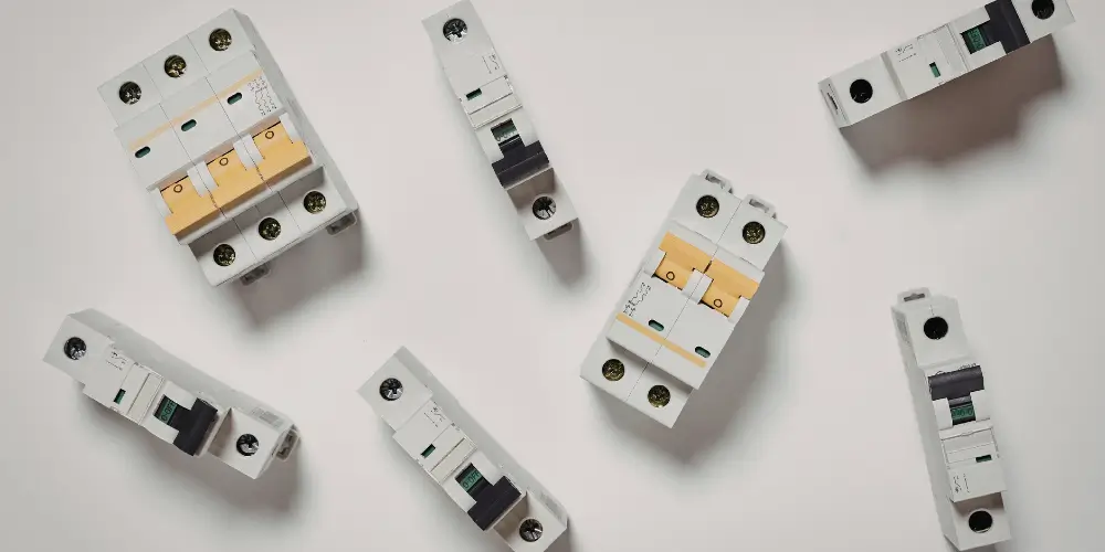 How to Fit a Consumer Unit
Signs That an Existing Consumer Unit Needs Replacing